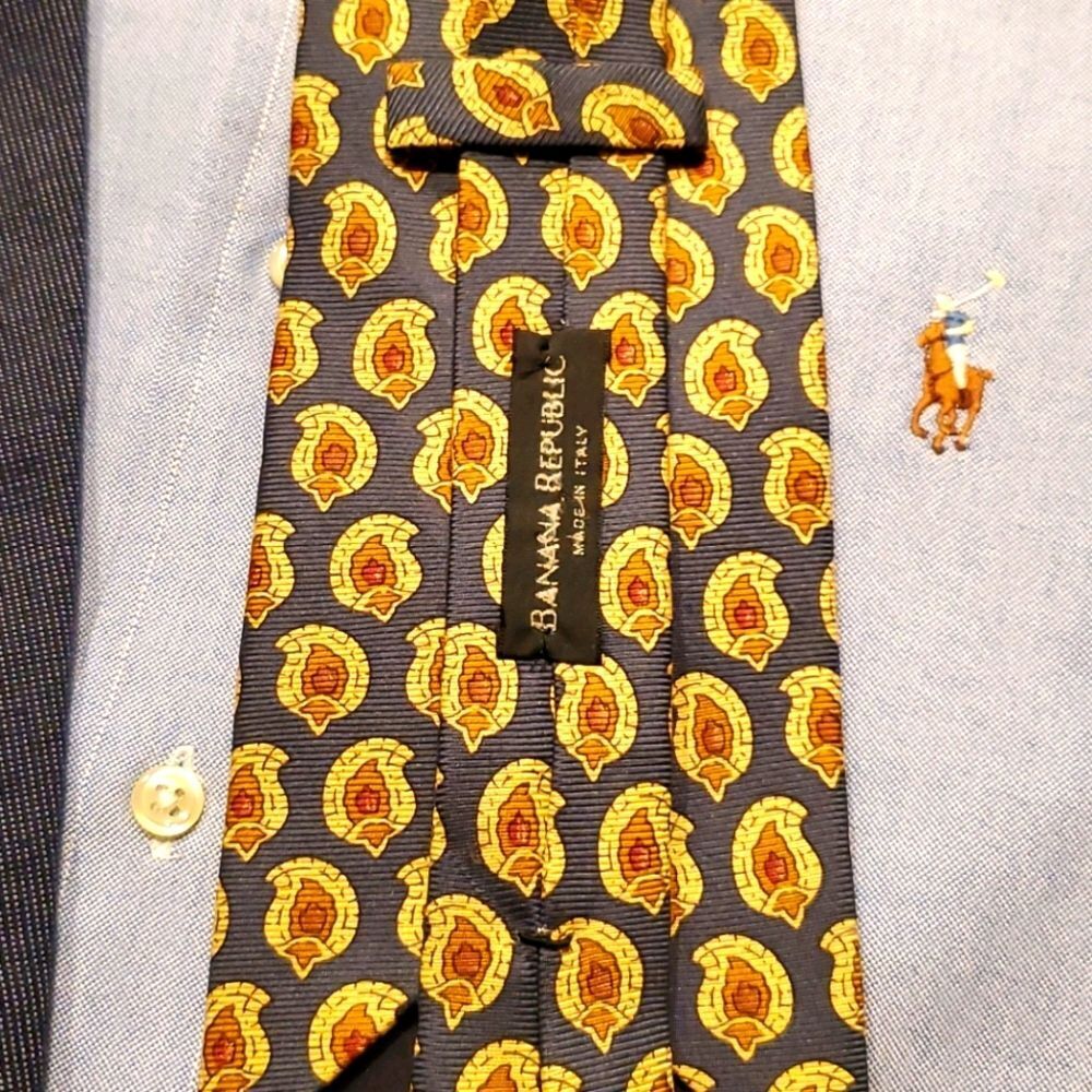 VTG Banana Republic Necktie Made in Italy Yellow Charcoal Crest Pattern Tie